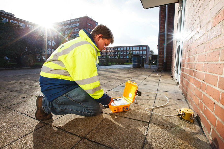 Begleitende Kontrollmessungen garantieren, dass die Schwingungen innerhalb der vorgegebenen Normen bleiben. (© DMT/Geisler)