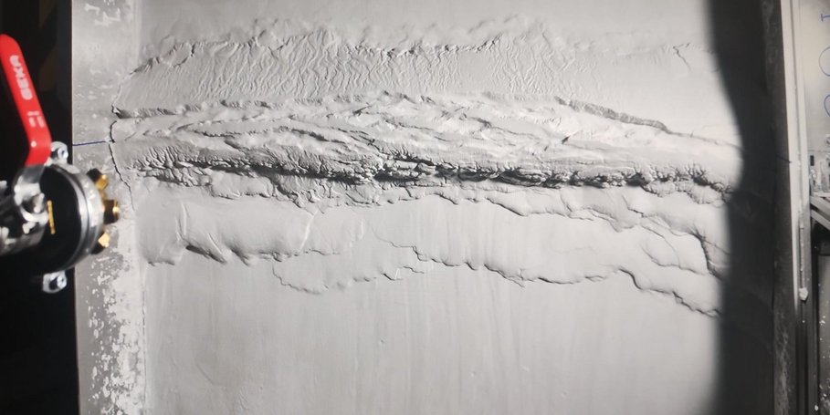 Aufsicht auf ein bivergentes Keil-Experiment mit sehr geringer Erosion.