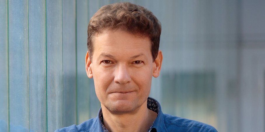 Niels Hovius portrait