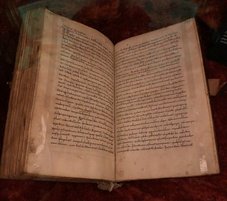 Buch in der Stiftsbibliothek St. Gallen, Schweiz