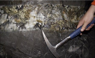 Quarz-Wolframit-Sulfid-Gang, Sohle 0, Panasqueira, Portugal.