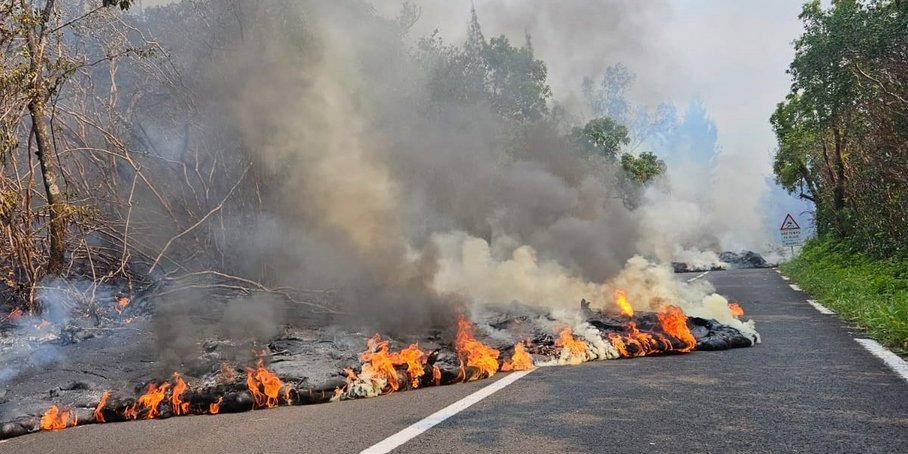 Lava flows from the Piton de la Fournaise volcano, Réunion island, March–April 2026