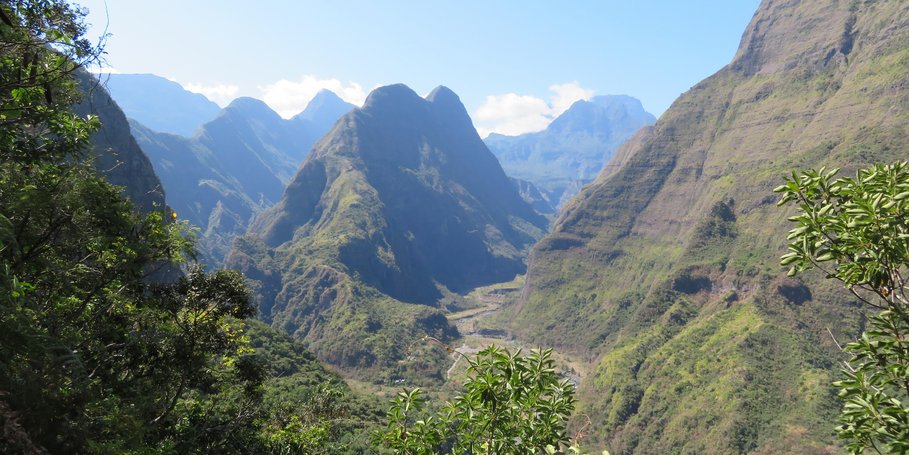 Fluvial incision in the dormant Piton des Neiges volcano, Réunion island, 2023