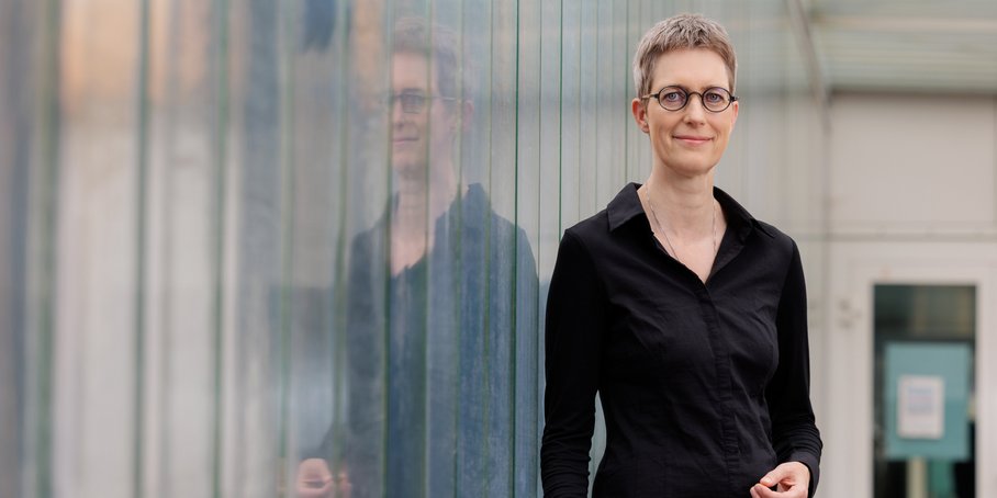 Susanne Buiter at Telegrafenberg in a hallway