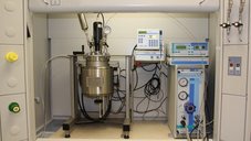 Autoklav (300 bar, 200°C) zur Untersuchung reaktionskinetischer Parameter von Wasserstoff in Gesteinen unter Berücksichtigung chemischer und mikrobieller Redoxreaktionen.