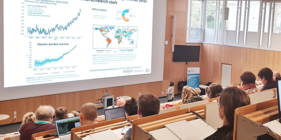 Photo from the lecture hall.