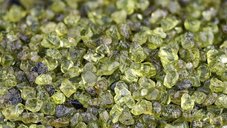 [Translate to English:] Olivin crystals