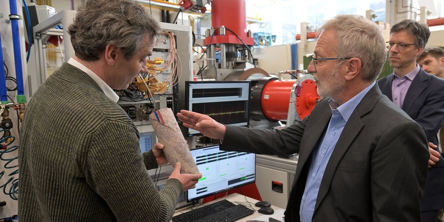 In der Hochdruckhalle.