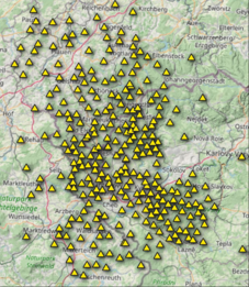 Die seismischen Stationen werden knapp unter der Erdoberfläche vergraben. Oberirdisch sind lediglich eine kleine Datenerfassungseinheit samt ungefährlicher Weidezaunbatterie sichtbar.