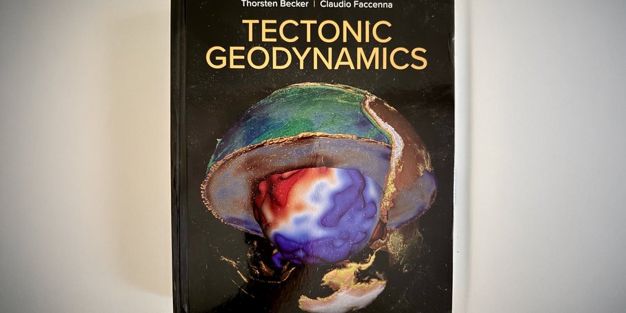 mage from the textbook ‘TECTONIC GEODYNAMICS’