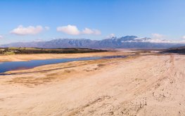 CapeTown Ausgetrockneter Stausee.
