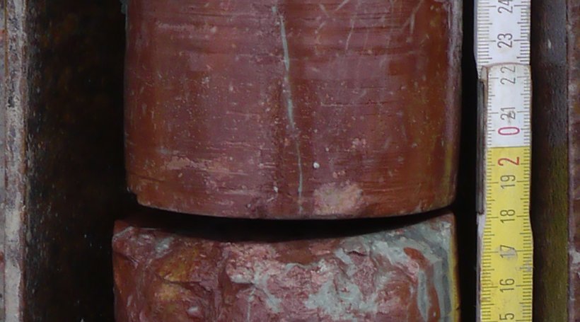 Bohrkern aus ~292 m: anhydritischer Tonmergelstein, 6.4.2018 (B. Norden, GFZ)