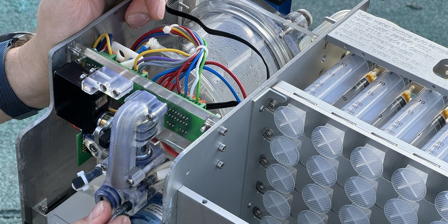 details of the autosampler