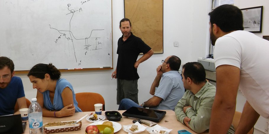 Schulung der AQU Partner durch die Yamma Company an der HUJI zur Handhabung der PALEX Monitoring Stationen im Wadi Ghar/Arugot und Einzugsgebiet.