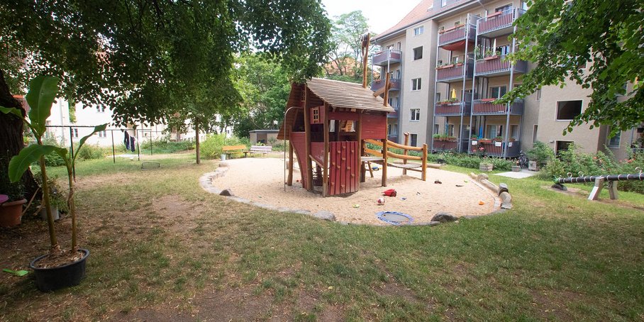 Innenhof mit Spielplatz