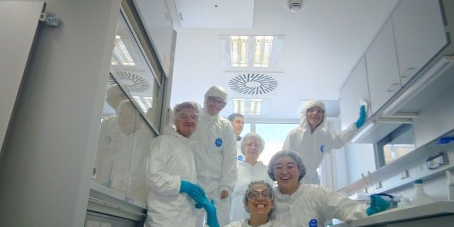 Bild 5: Foto der dankbaren Nutzer der Labore