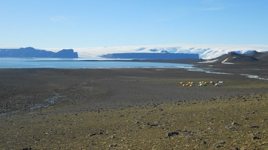 Santa Martha Cove, Expedition camp, Antarctic peninsula