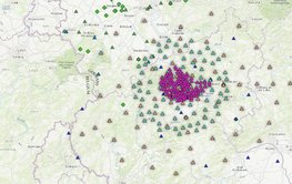 Die Verteilung der seismischen Stationen auf einer Karte der Region.