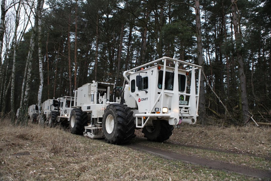 Die Fahrzeuge sind mit Vibrationseinheiten ausgestattet. (© O. Gabriel)
