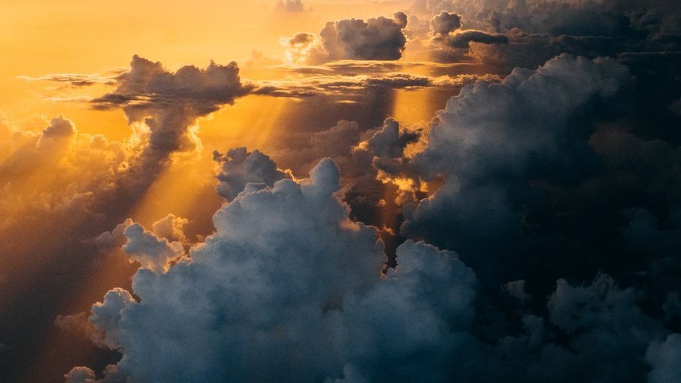 Wolken im Sonnenuntergang